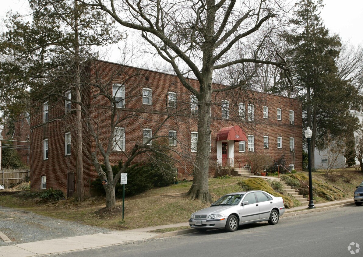 Building Photo - 1131 N Kensington St