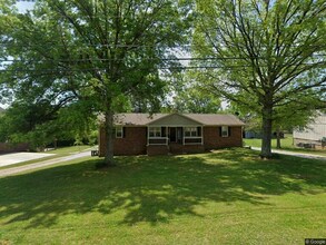 Building Photo - 1703 Mayflower Dr