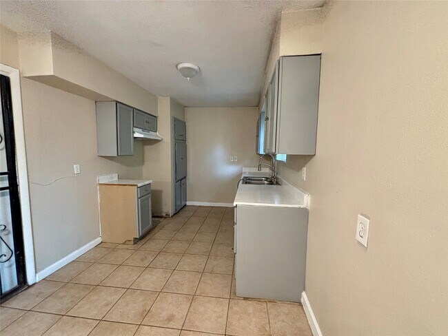 Foto del edificio - 4110 Knotty Oaks Trail