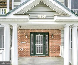 Building Photo - 45521 Westmeath Way