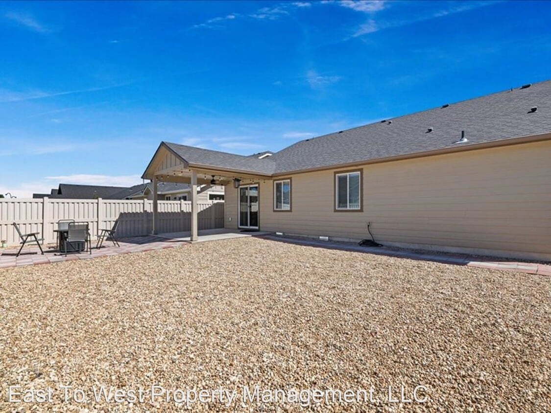 3 br, 2 bath House 574 Alpine Lake Street House Rental in Middleton