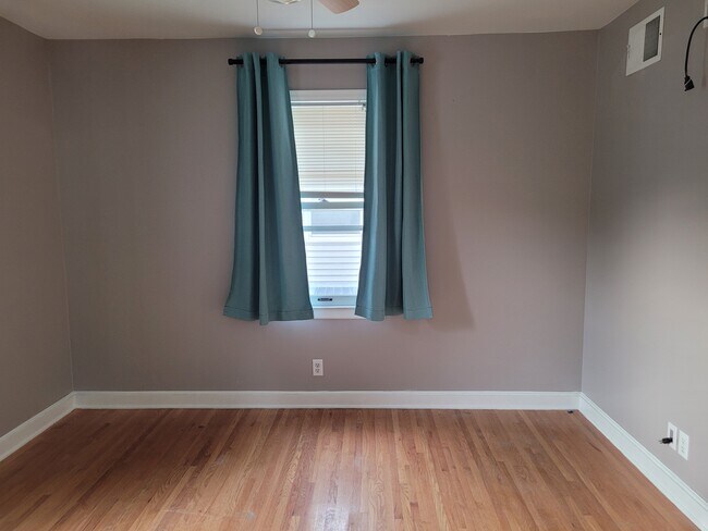 Foto del edificio - 5837 Grand Ave S
