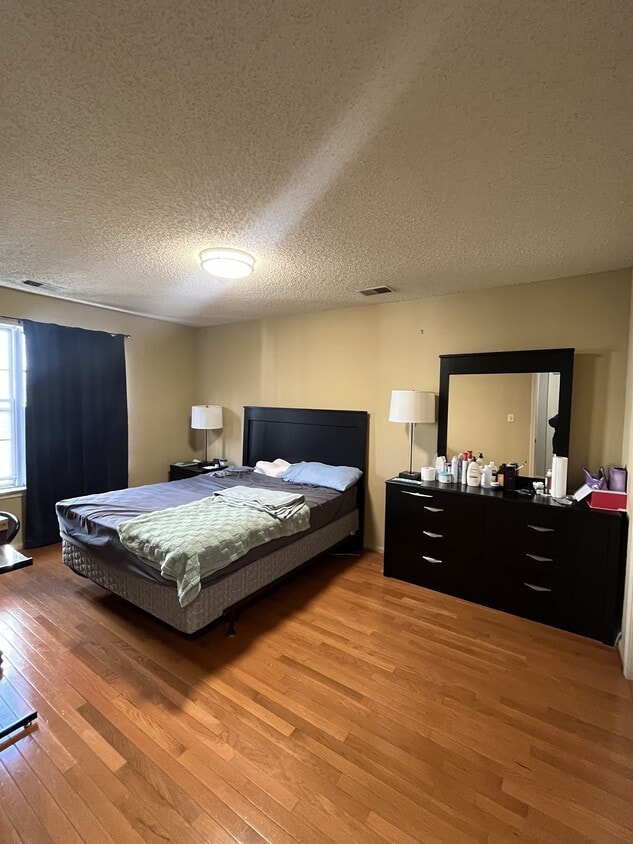 Photo - 30 Richmond Street4 - Master Bedroom (Newark, NJ)