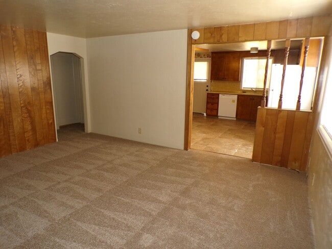 Building Photo - Charming 2 Story Gold Hill Home for Rent