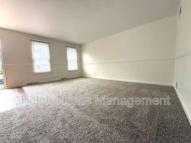 Building Photo - 55 Beech Ln