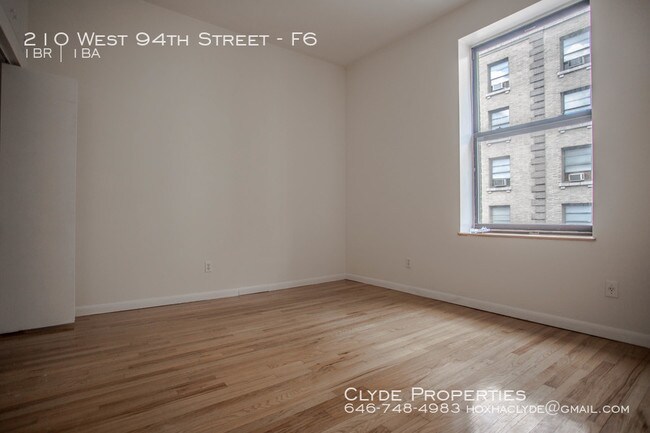 Building Photo - 210 W 94th St