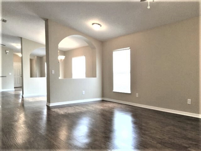 Foto del edificio - 107 Prairie Falcon Dr
