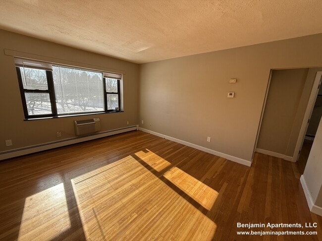 Building Photo - 274 Grove St