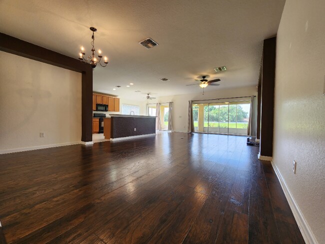 Foto del edificio - 5768 SW 40th Pl