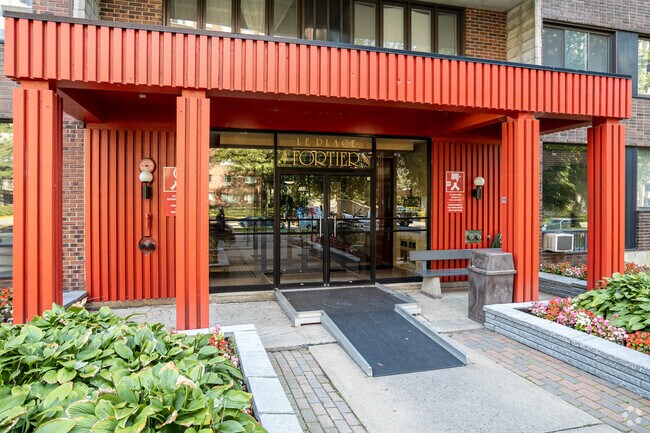 Photo du bâtiment - Le Place Fortier