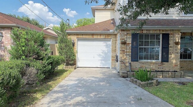 Building Photo - 10918 Vista Norte Ct