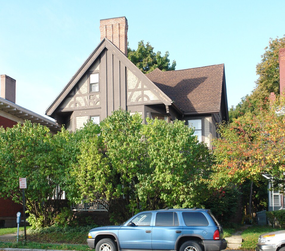 Foto del edificio - 241 S Plymouth Ave