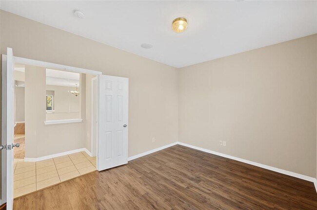 Building Photo - 2924 Lantana Ridge Dr