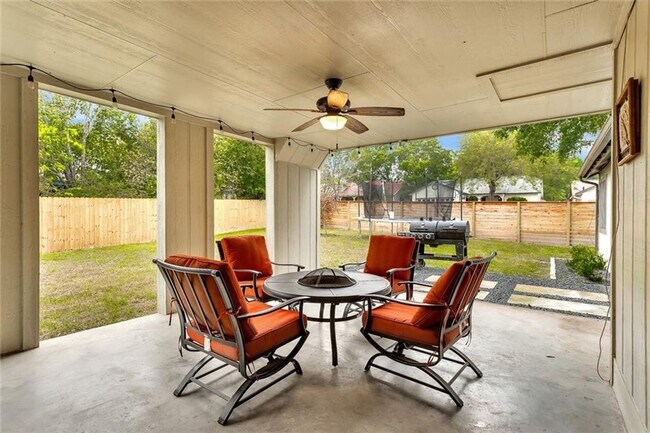 Building Photo - Modern South Austin Gem