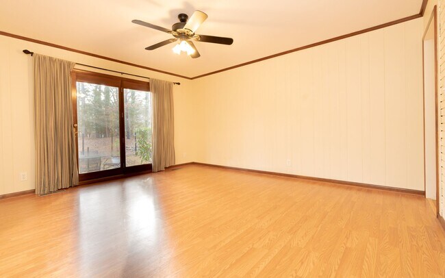 Building Photo - 3 Bedroom Durham Home with Fenced in Yard ...