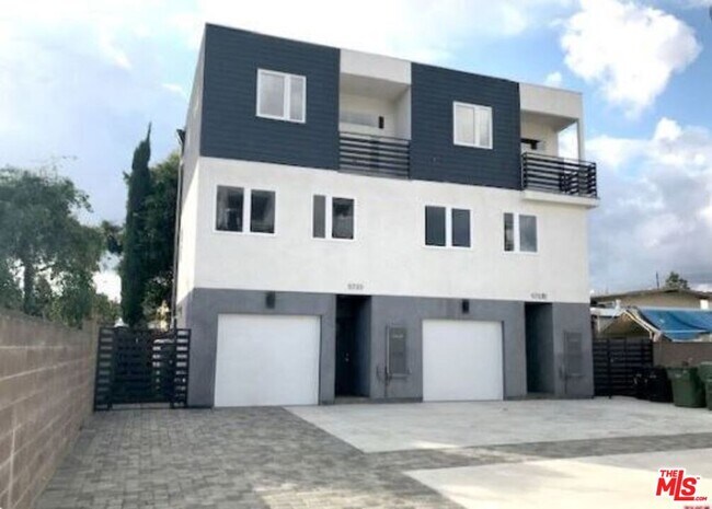 Building Photo - 5733 Fulcher Ave