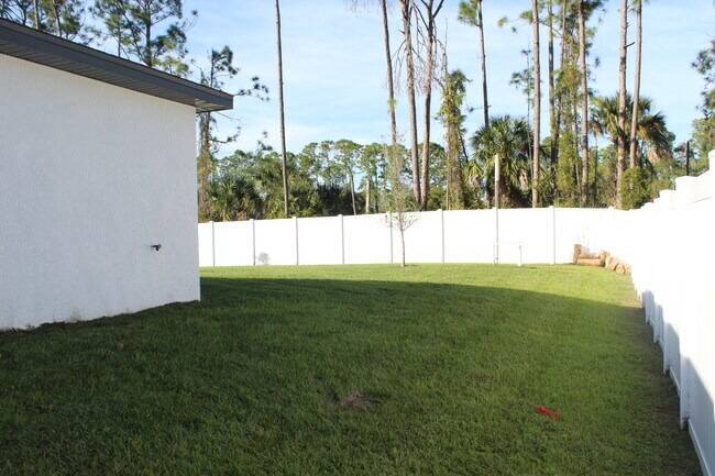 Building Photo - 3142 Lamarque Ave