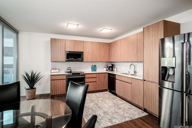 Building Photo - 1391 Kapiolani Blvd