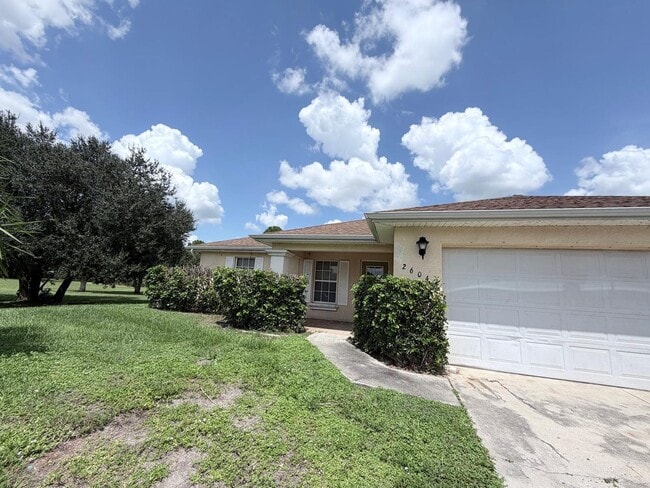 Building Photo - 3-Bedroom, 2-Bathroom Rental with Den
