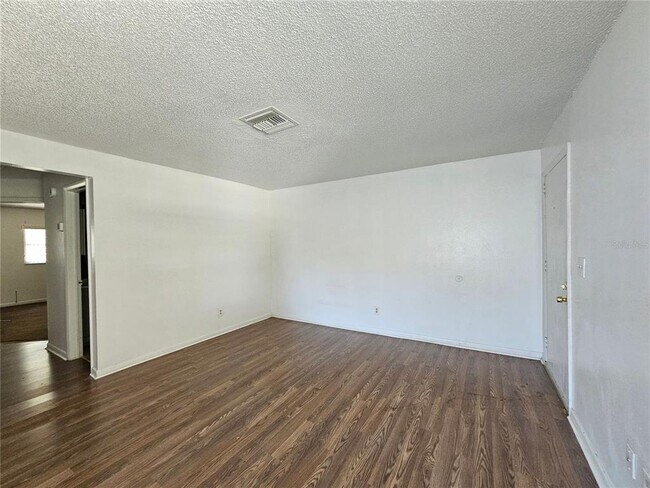 Foto del edificio - 209 Northwest Jefferson Cir N