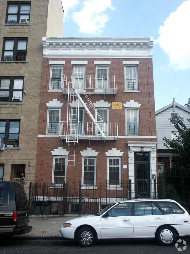 Primary Photo - 1972 Crotona Ave