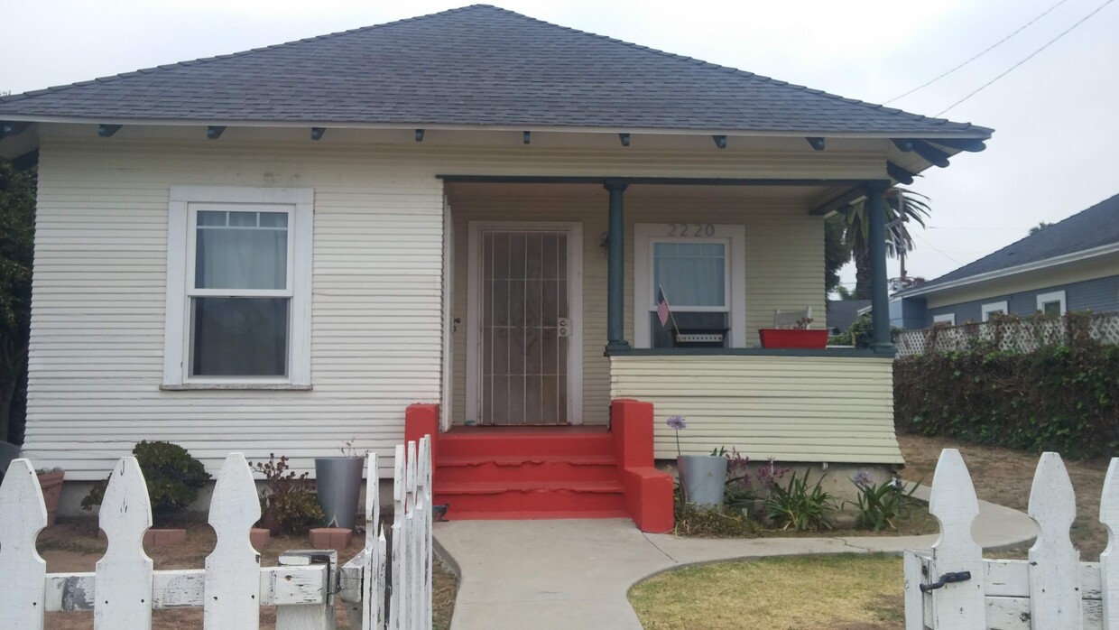 Lindo bungalow moderno de California - 2220 Julian Ave