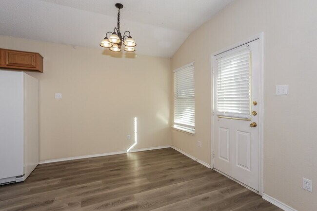 Foto del edificio - 6366 Twilight Cir