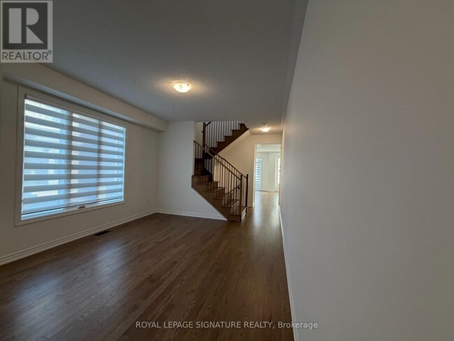 Building Photo - 1460 Chamomile Cres