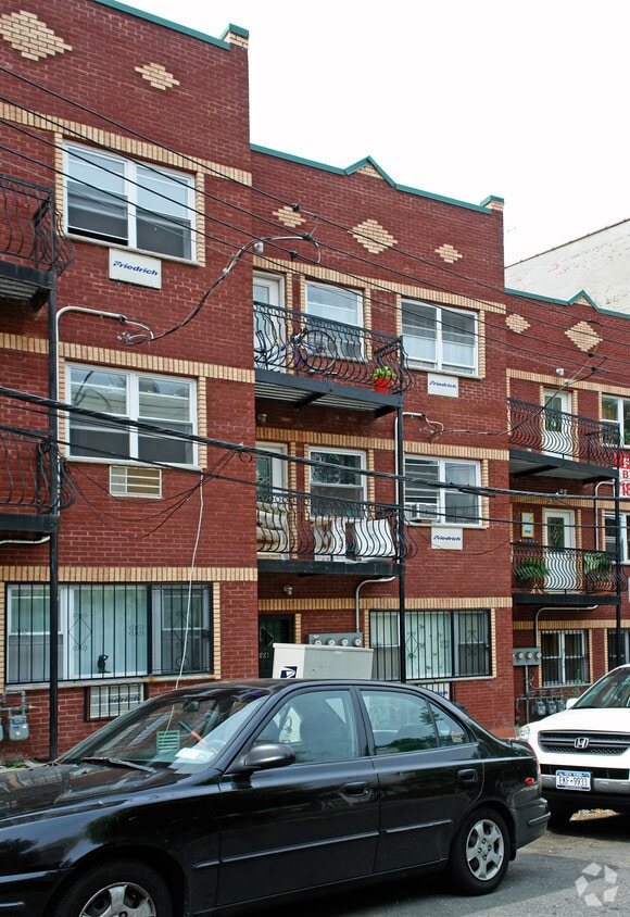 Primary Photo - 186 W 168th St