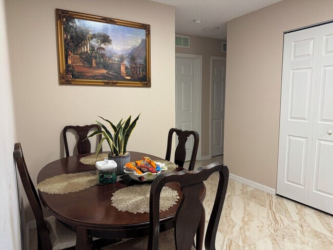 Foto del edificio - 1355 25th Ave E