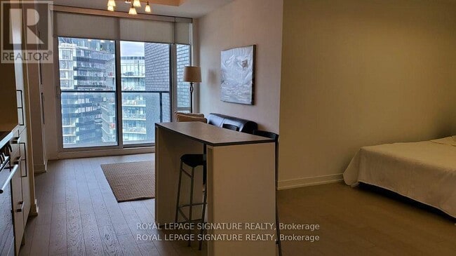 Building Photo - 120 Bayview Ave