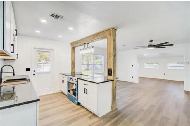 Foto del edificio - 5205 Chenault Ave