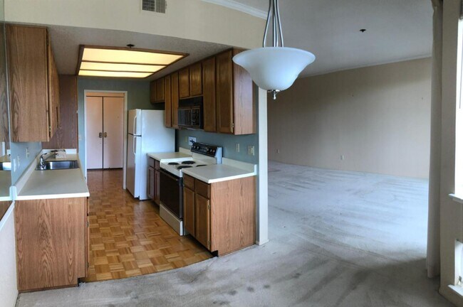 Foto del edificio - 22330 Homestead Rd
