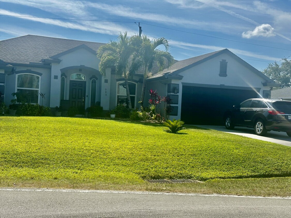 Primary Photo - 585 SW Undallo Rd