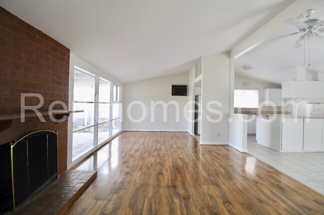Building Photo - 2482 Moonstone Dr