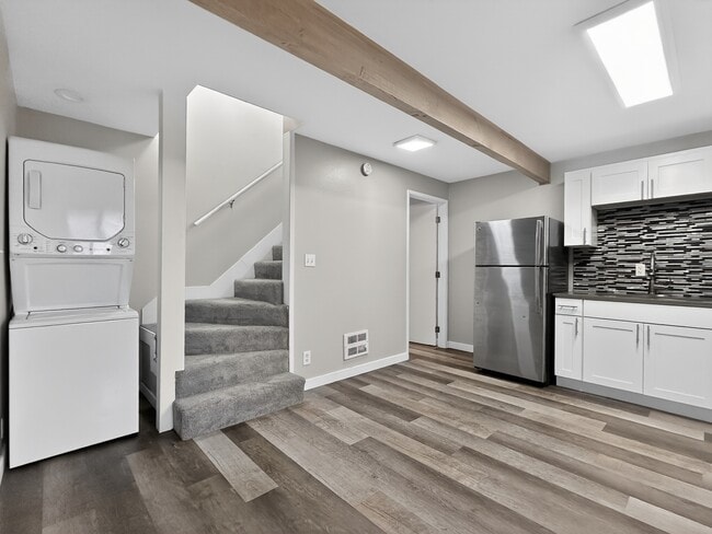 Building Photo - 5521 Brooklyn Ave NE