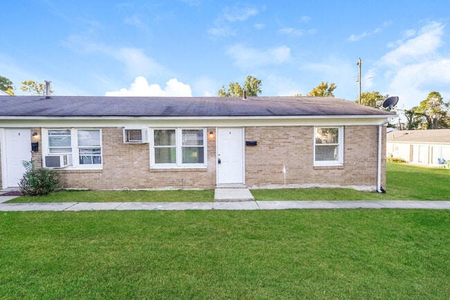 Building Photo - Greenwood Gardens