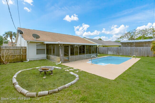 Building Photo - 1748 Palm Ridge Rd