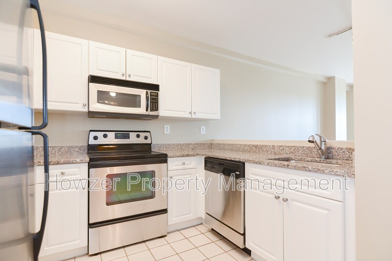Primary Photo - 1 Cityview Ln