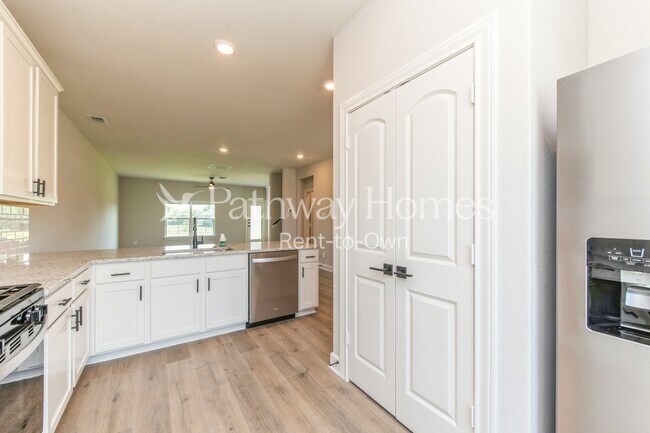 Building Photo - 619 Brookside Dr