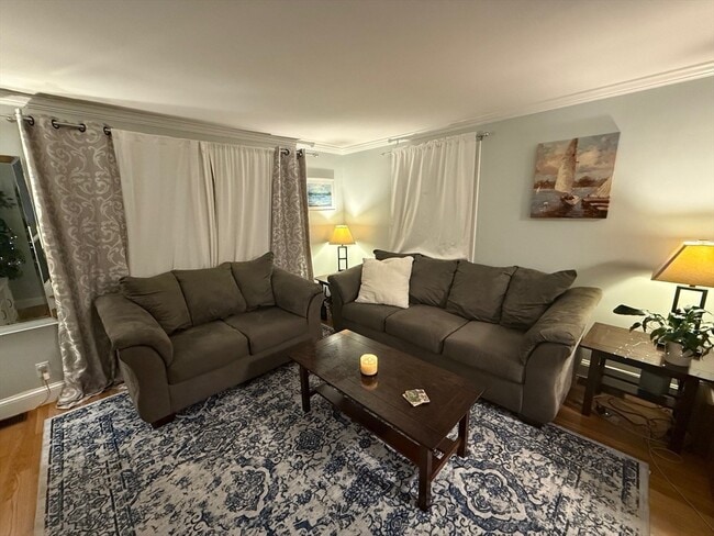 Foto del edificio - 2 Frazer Rd