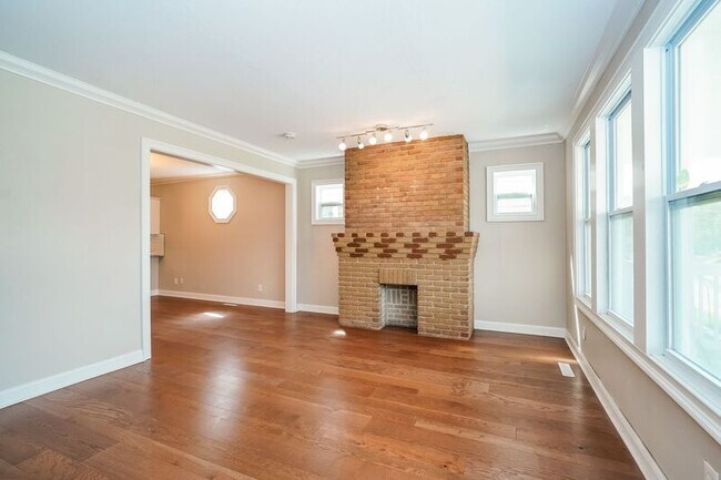 Foto del edificio - 764-766-766 Kelton Ave