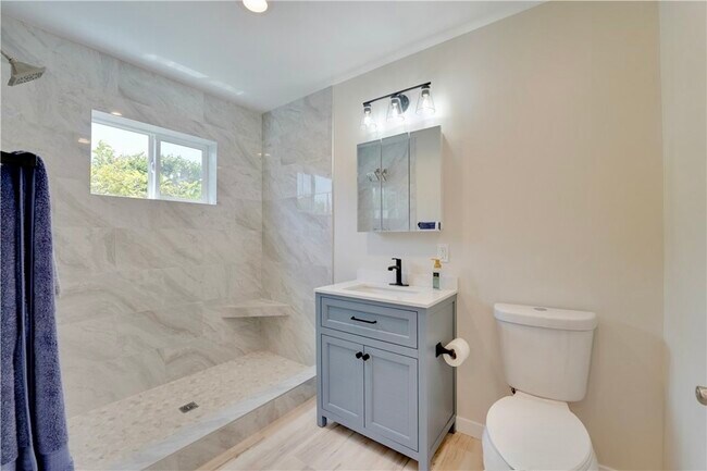 Foto del edificio - 10321 Hemphill Ct