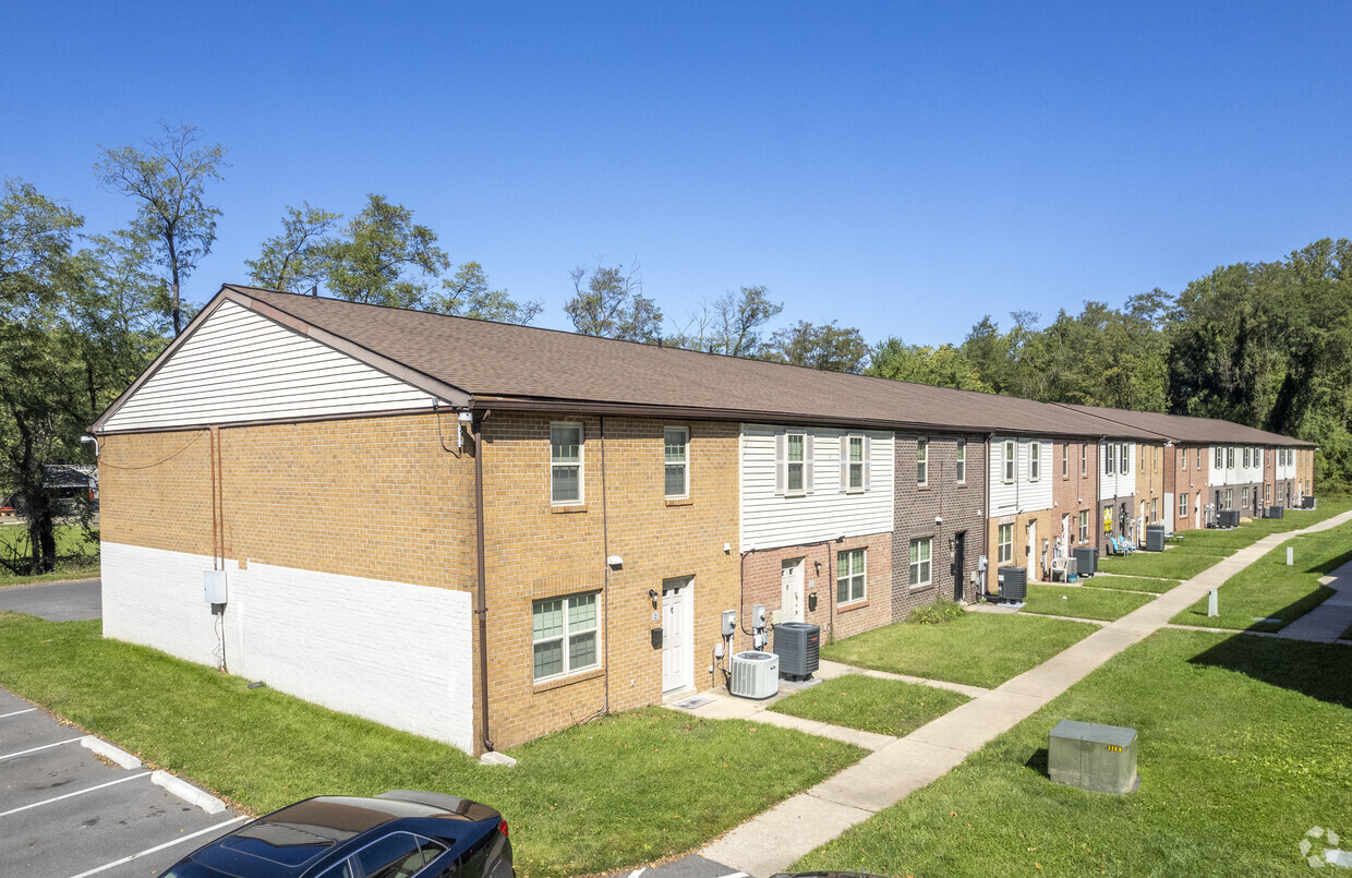 Primary Photo - Catons Villas North Townhomes