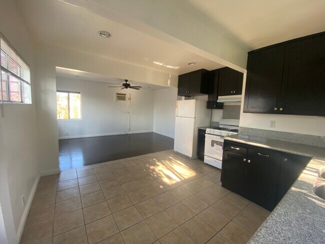 Foto del edificio - 357 Douglas St