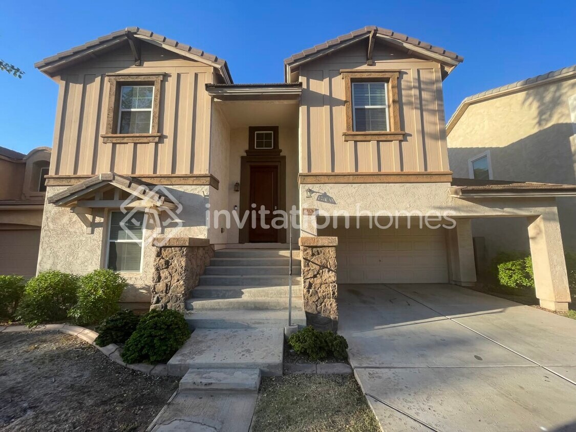 Foto principal - 4126 E Fairbanks St