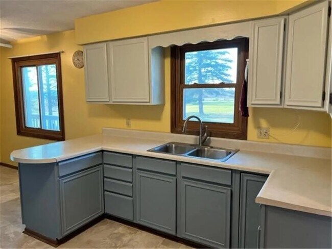 Building Photo - 15484 US-10