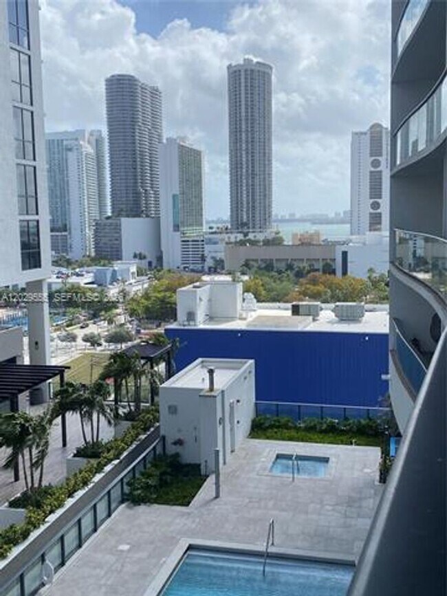 Foto del edificio - 1600 NE 1st Ave