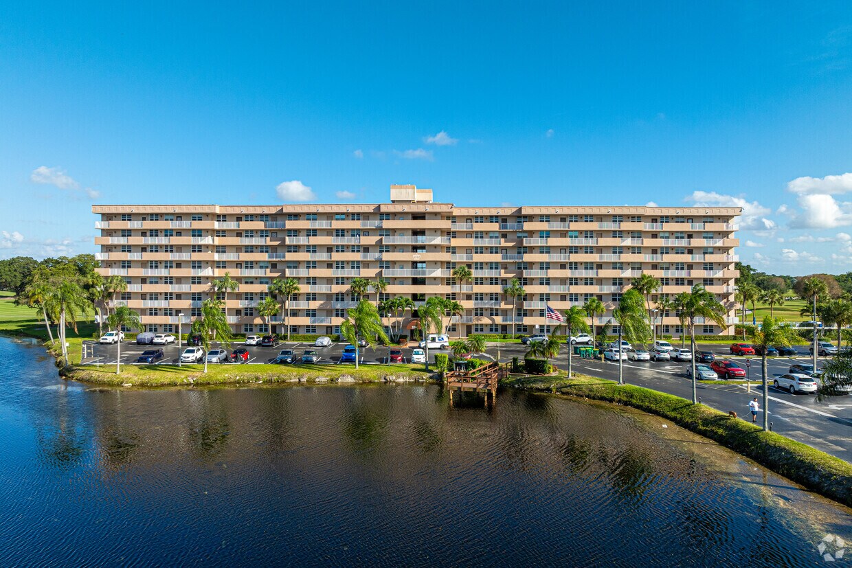 Building Photo - Corondao at Jacaranda