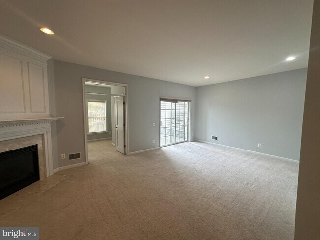 Foto del edificio - 45760 Smoketree Terrace